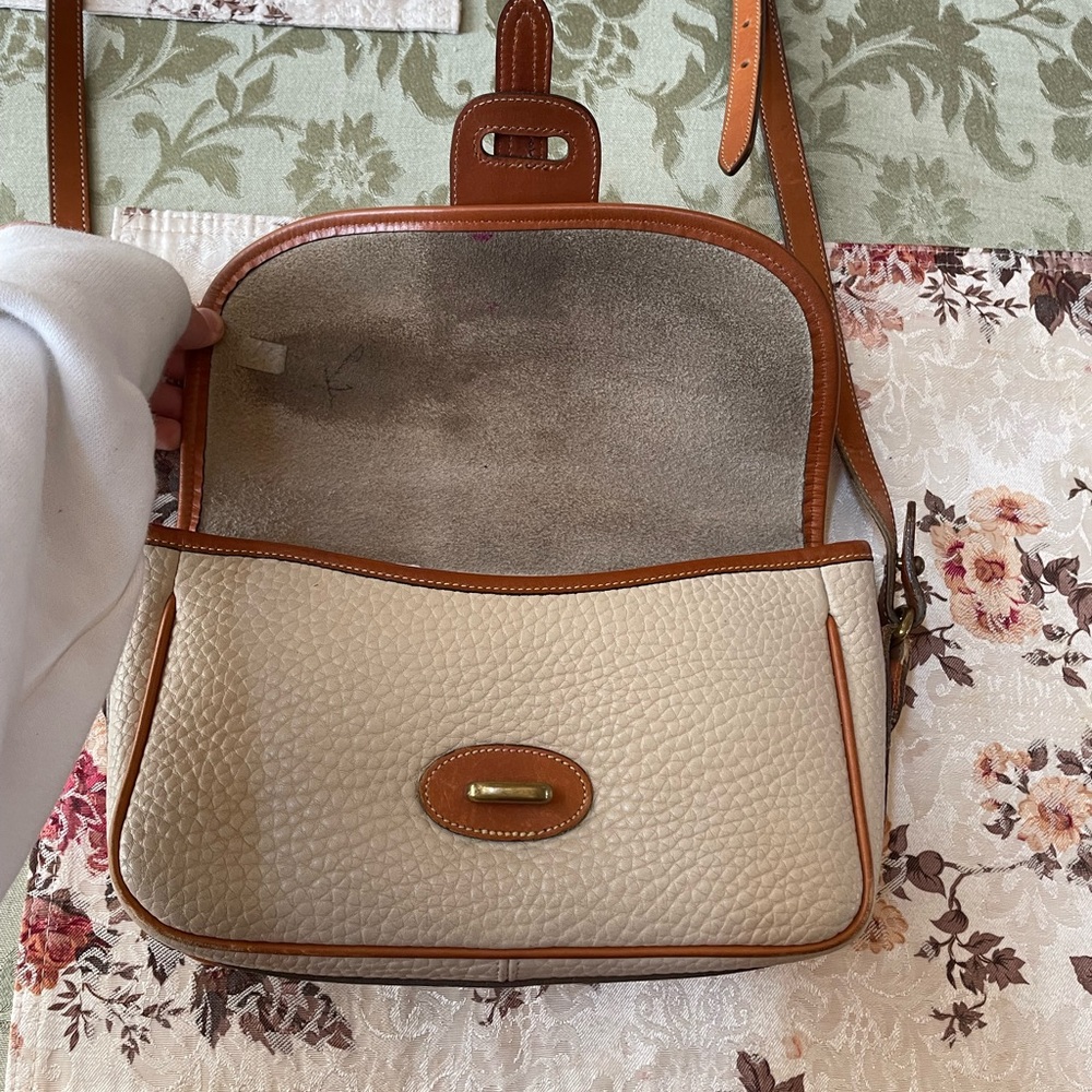Dooney and Bourke designer handbag gently used willing to negotiate! - Picture 3 of 5